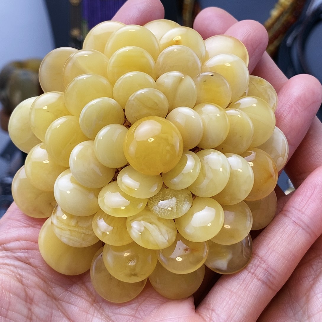 琥珀裸石未镶嵌胸针