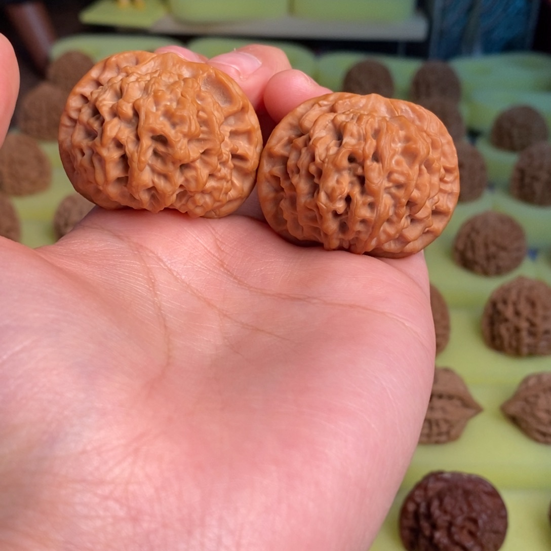 唐***e核桃秦岭闷尖狮子头39