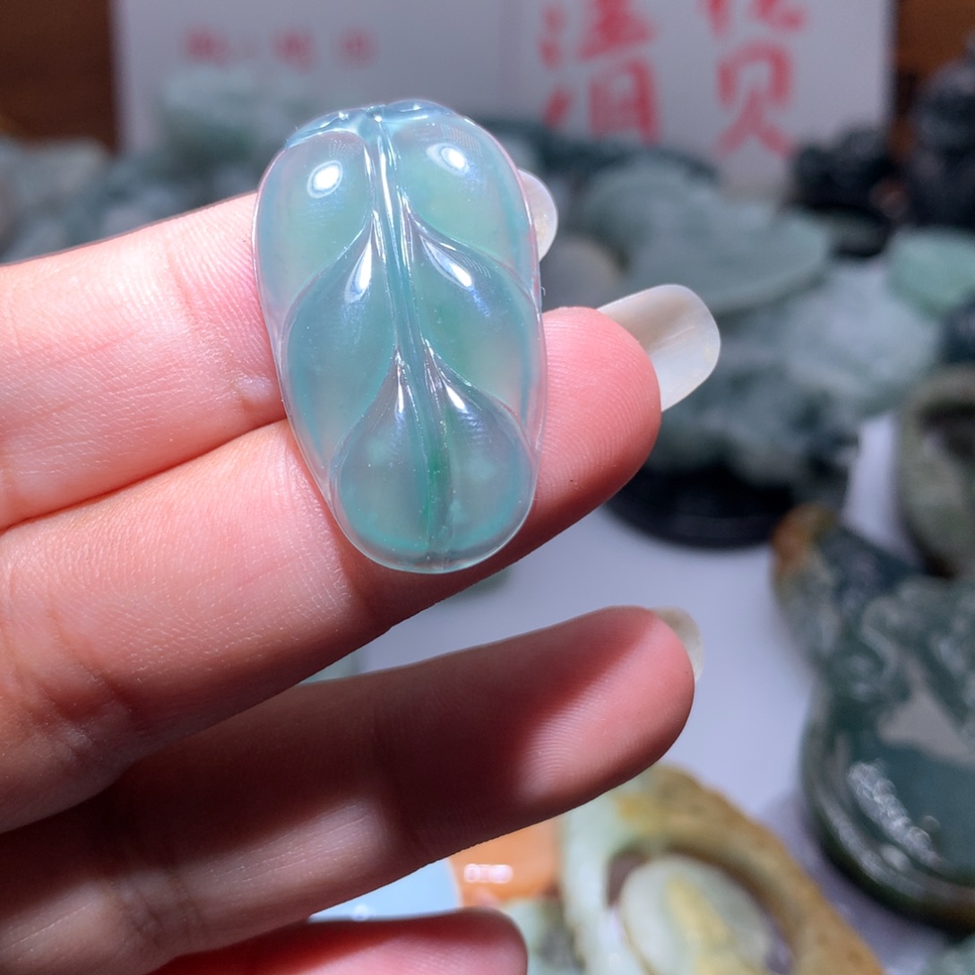 翡翠未镶嵌颈饰保真天然A货翡翠