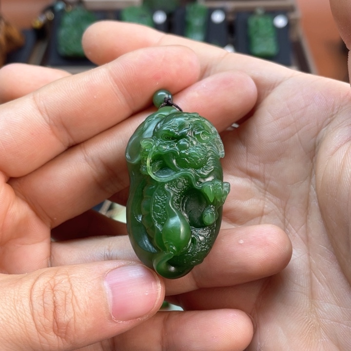 和田玉吊坠(不含链)未镶嵌小**光