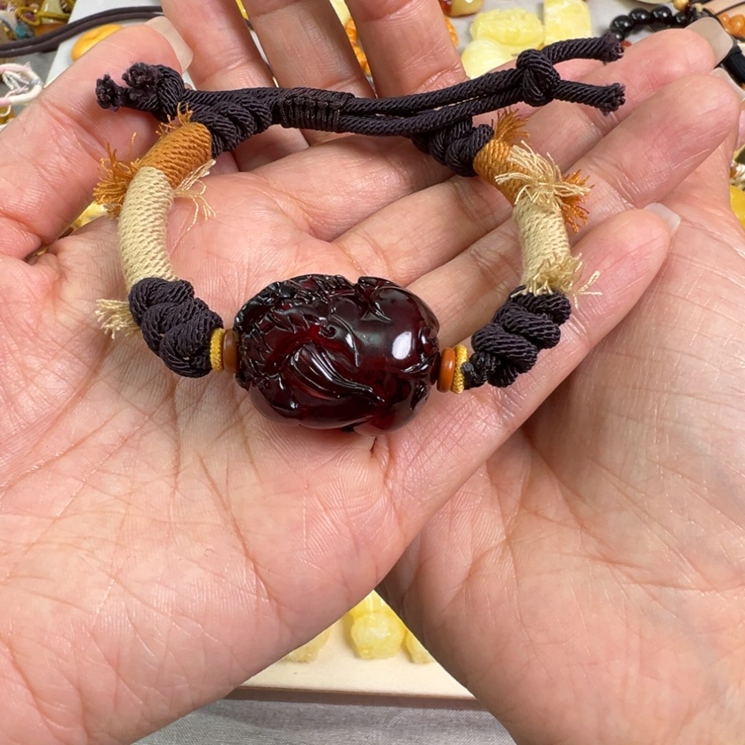 琥珀颈饰未镶嵌蜜蜡