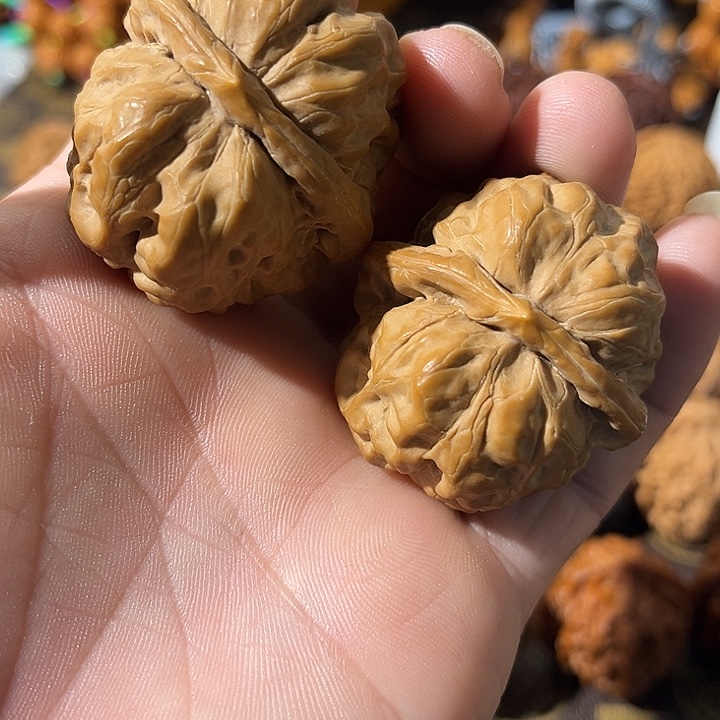 文玩核桃吊坠蛤蟆头