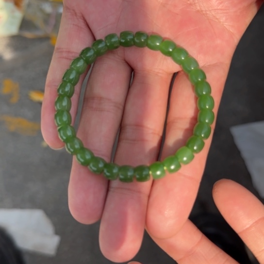 和田玉手链未镶嵌俄罗斯果绿起无黑点7x6