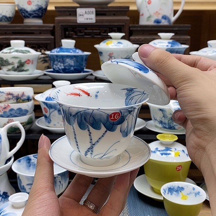 手绘盖碗内外绘荷花160cc釉下彩微瑕福利款