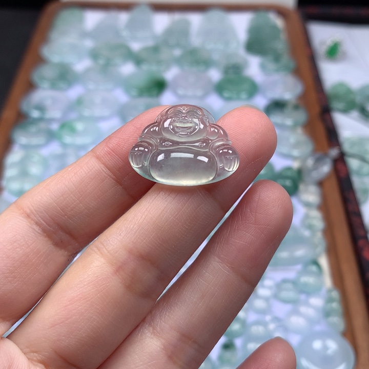 颈饰未镶嵌翡翠高冰晴底佛公