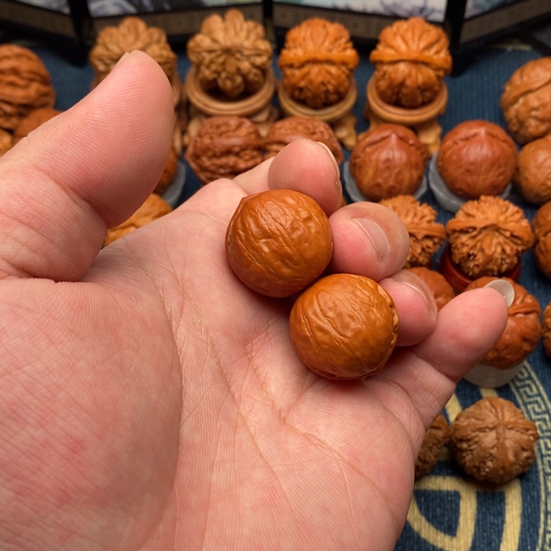 立***)文玩核桃把件夜明珠