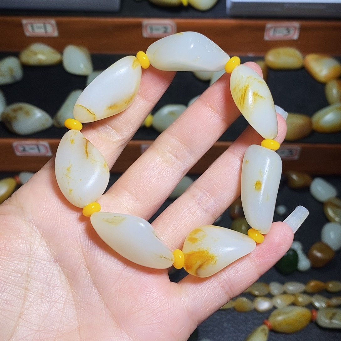 和田玉未镶嵌手链