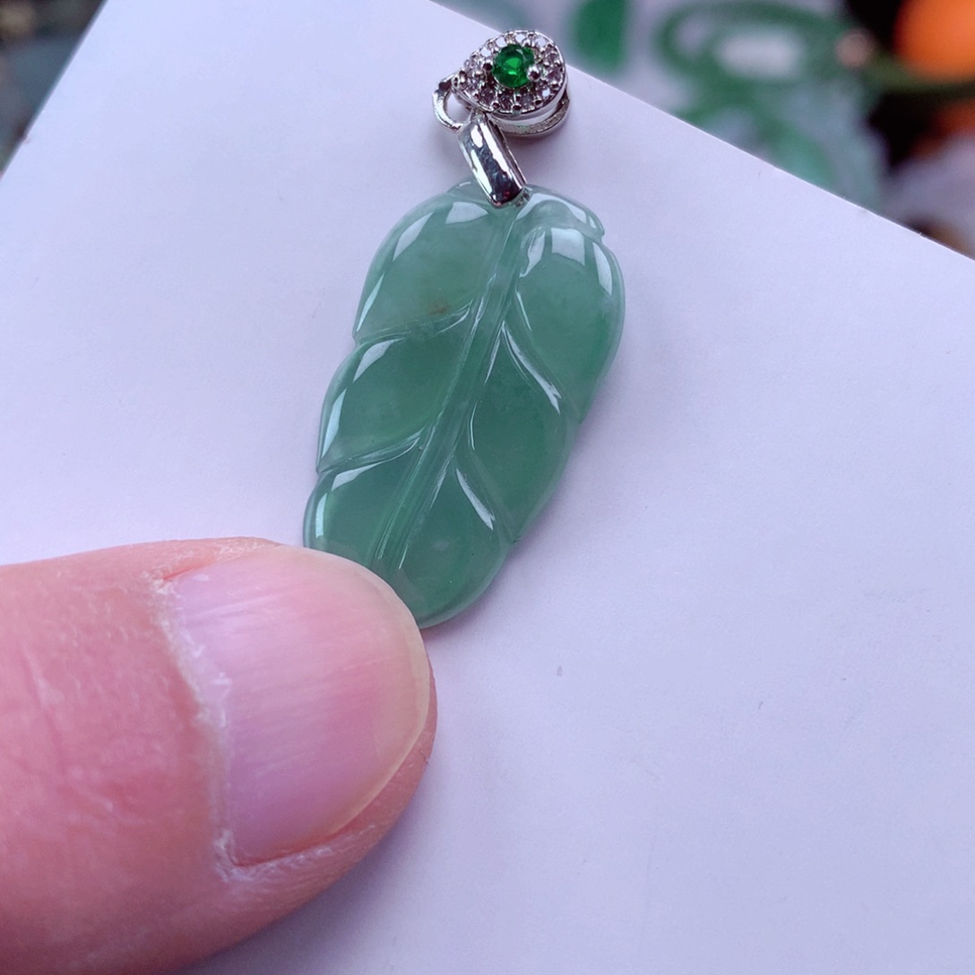 翡翠颈饰未镶嵌翡翠吊坠