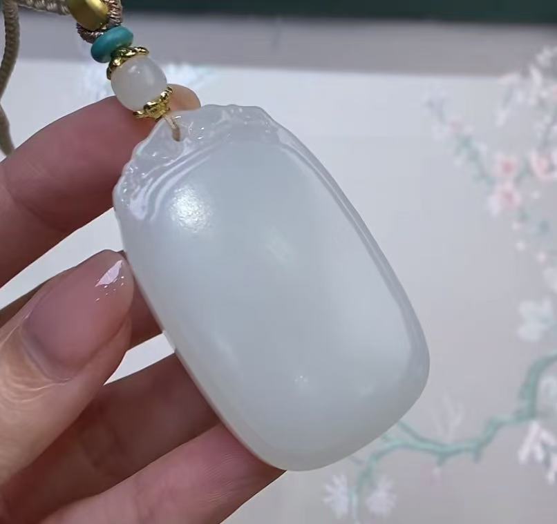 313236/和田玉无事牌吊坠  多样性一件发