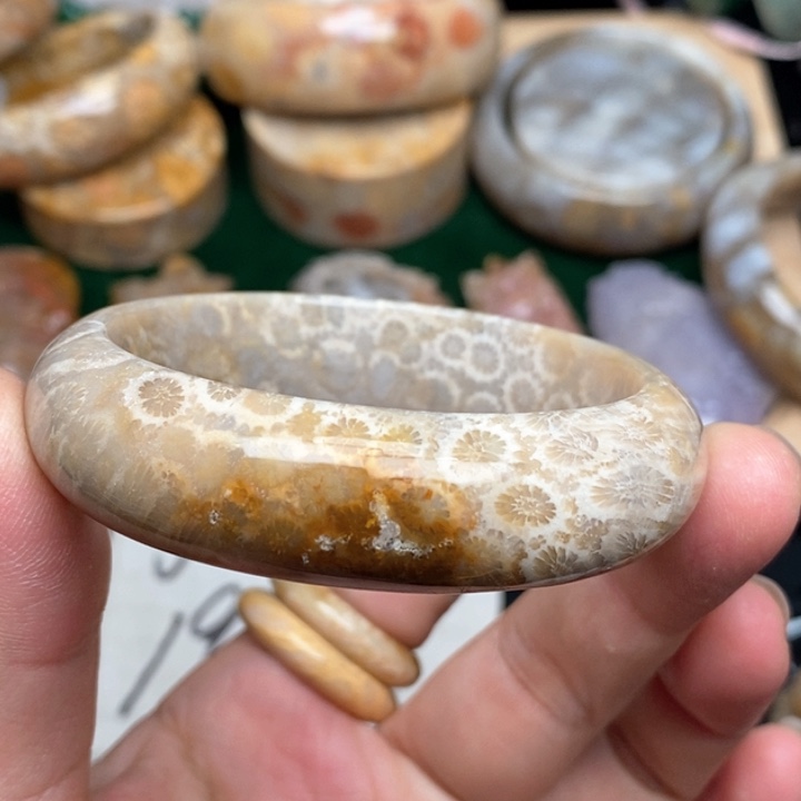 硅化珊瑚（珊瑚玉）手镯未镶嵌50