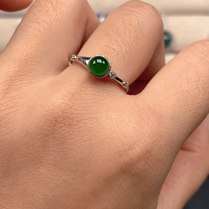 翡翠未镶嵌戒指戒指