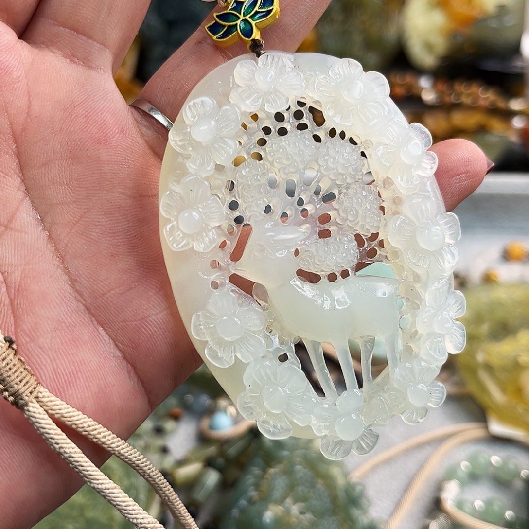 蛇纹石玉颈饰未镶嵌