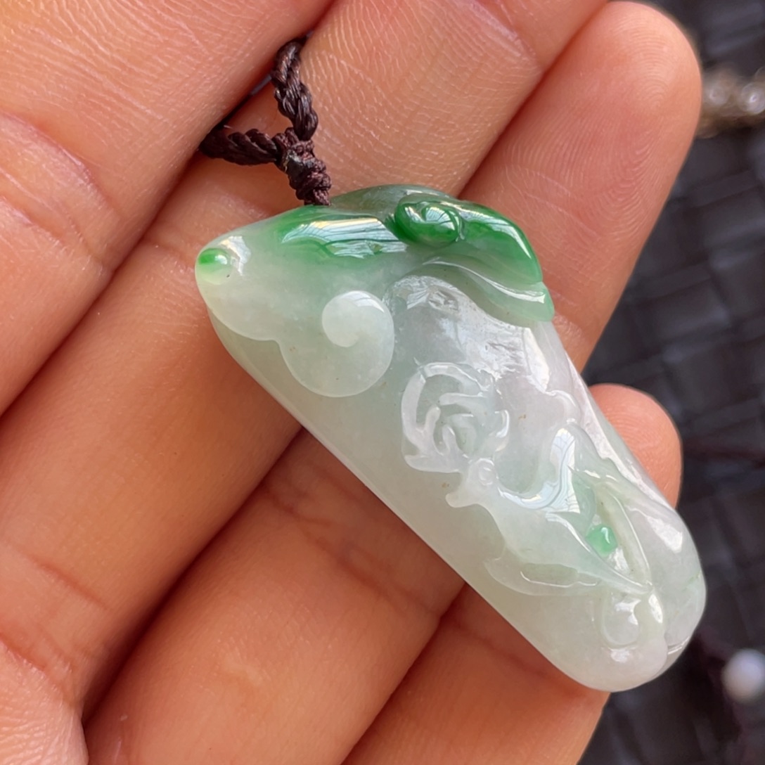 翡翠颈饰未镶嵌鹿