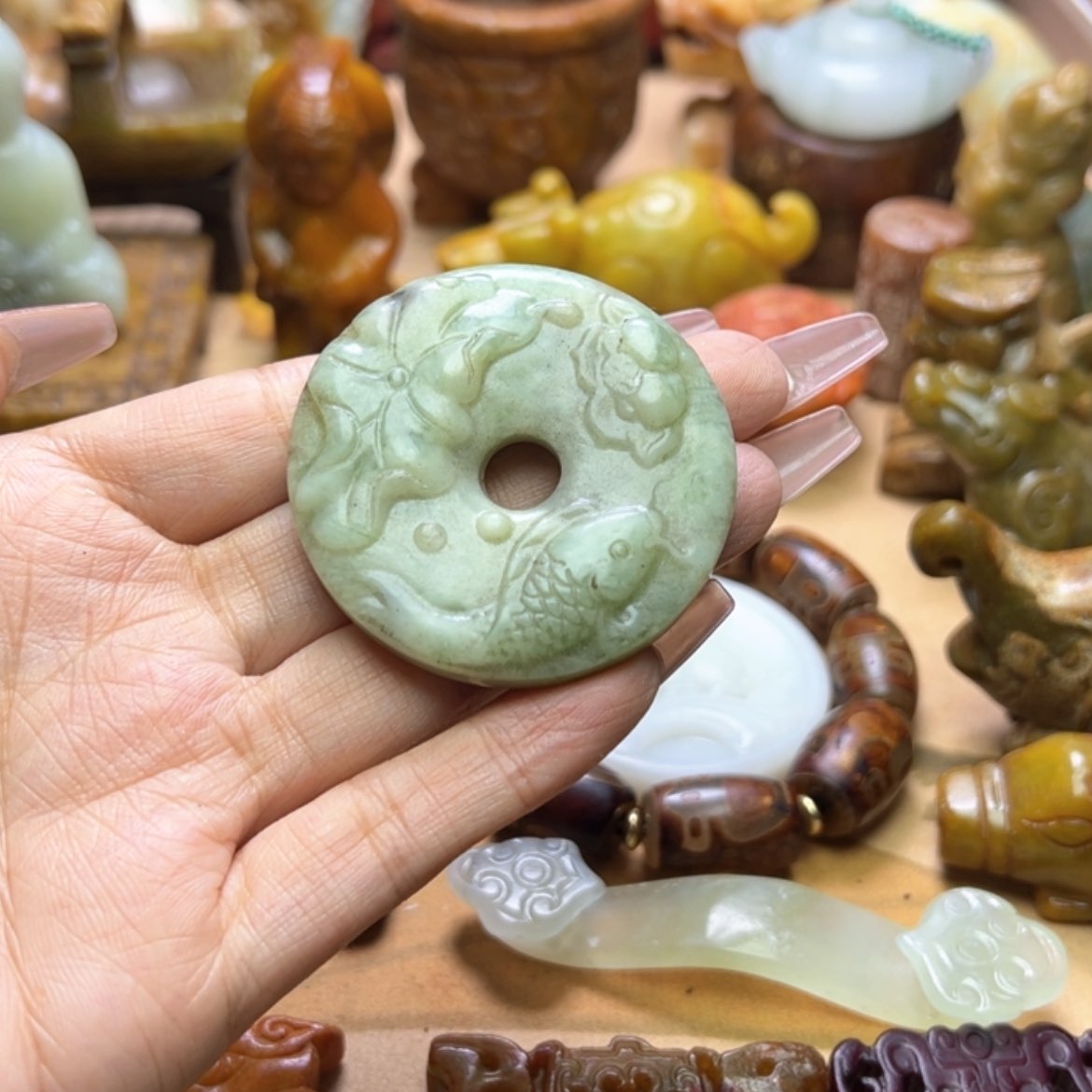 【闪购商品】蛇纹石玉颈饰未镶嵌
