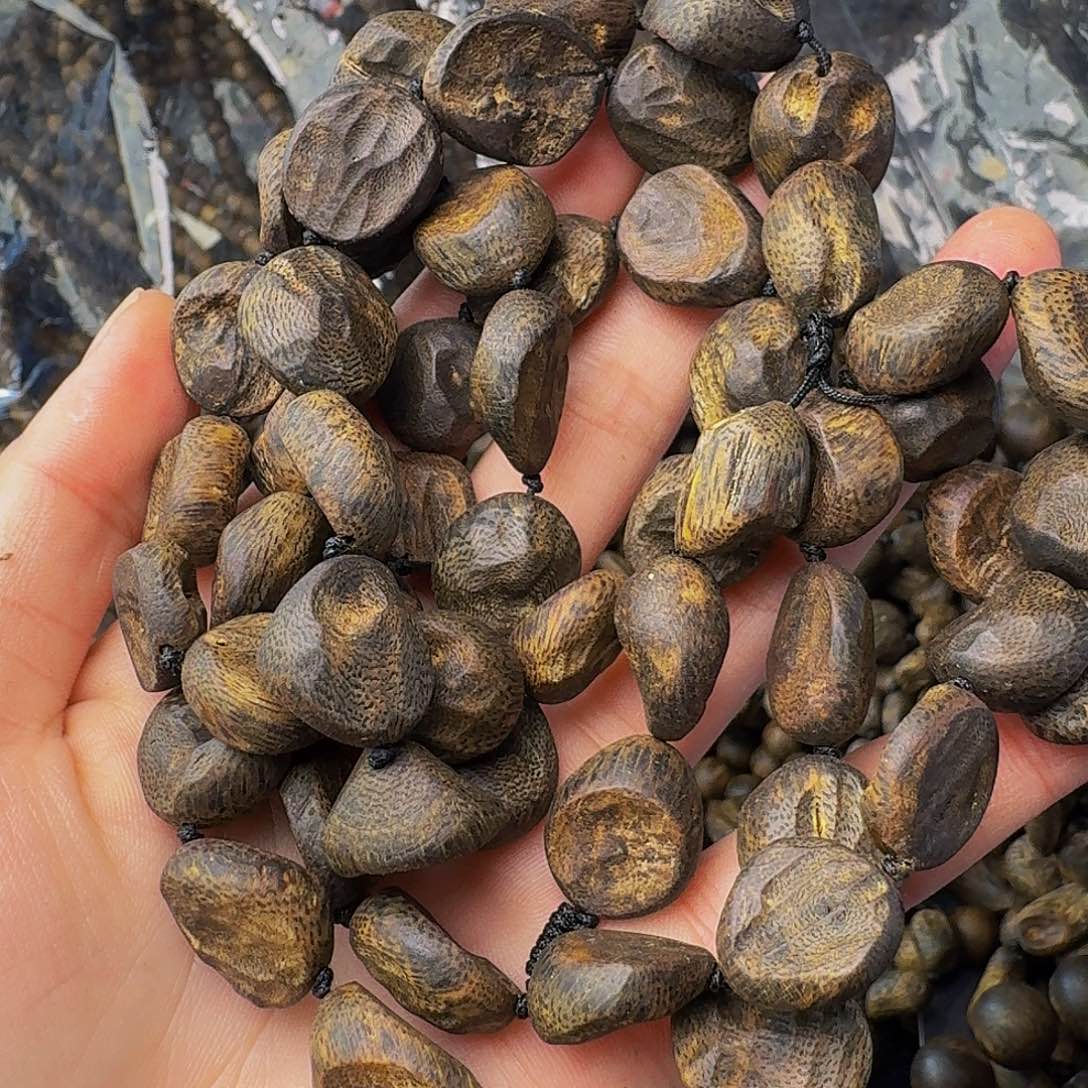 沉香手串沉水树丁留疤60克