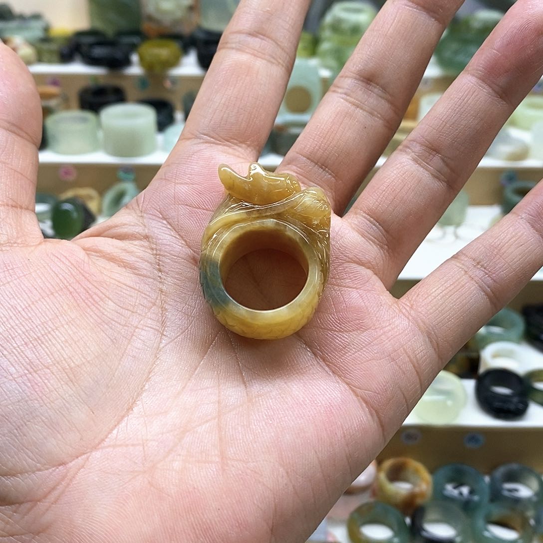 岫玉未镶嵌天然玉石金***光