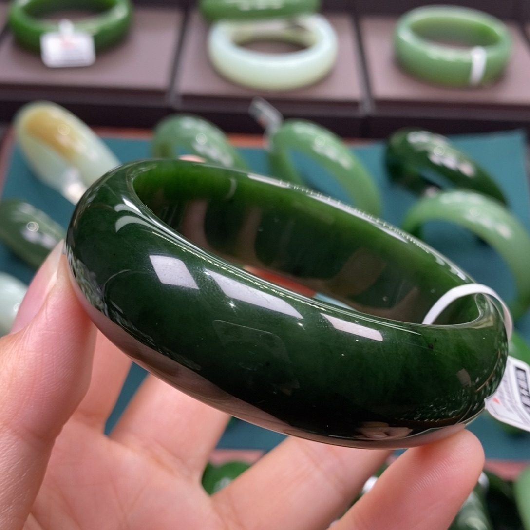 和田玉（碧玉）未镶嵌手镯6162