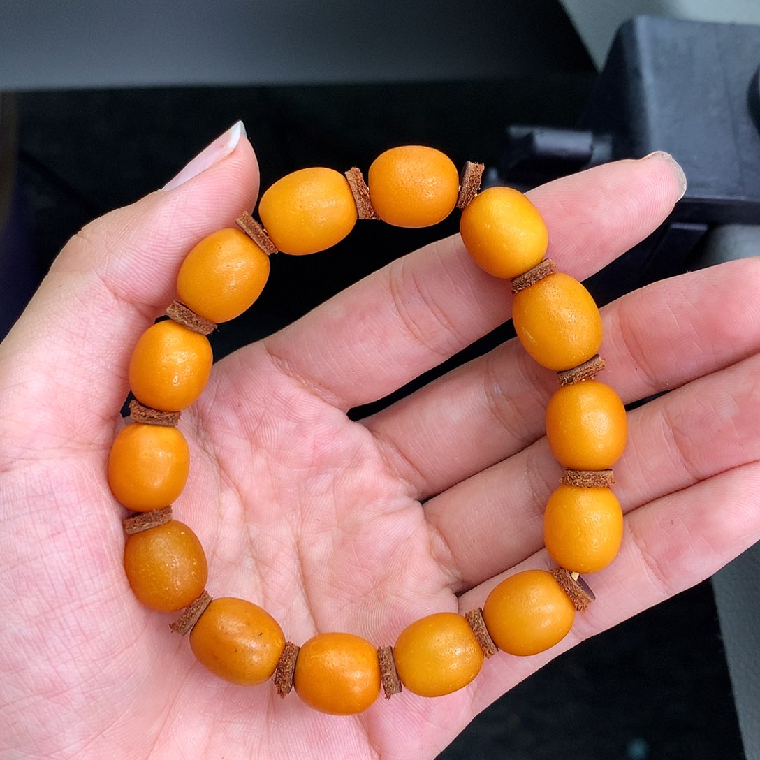 未镶嵌琥珀珠宝奇石