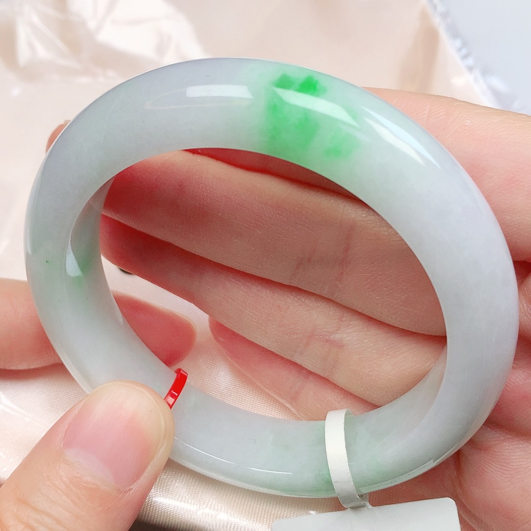 翡翠手镯未镶嵌抖音681