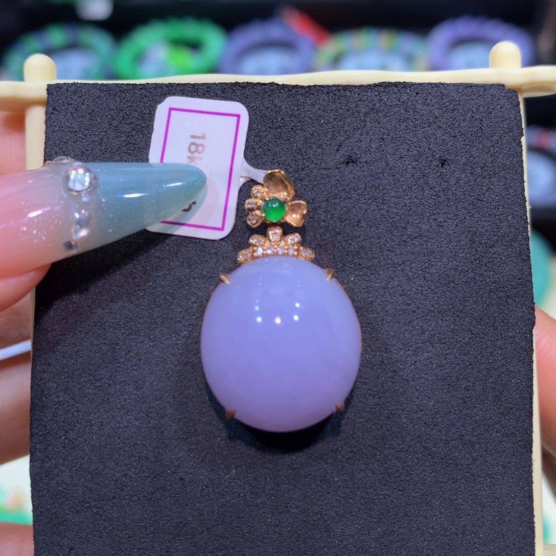 翡翠18K金镶嵌颈饰翡翠