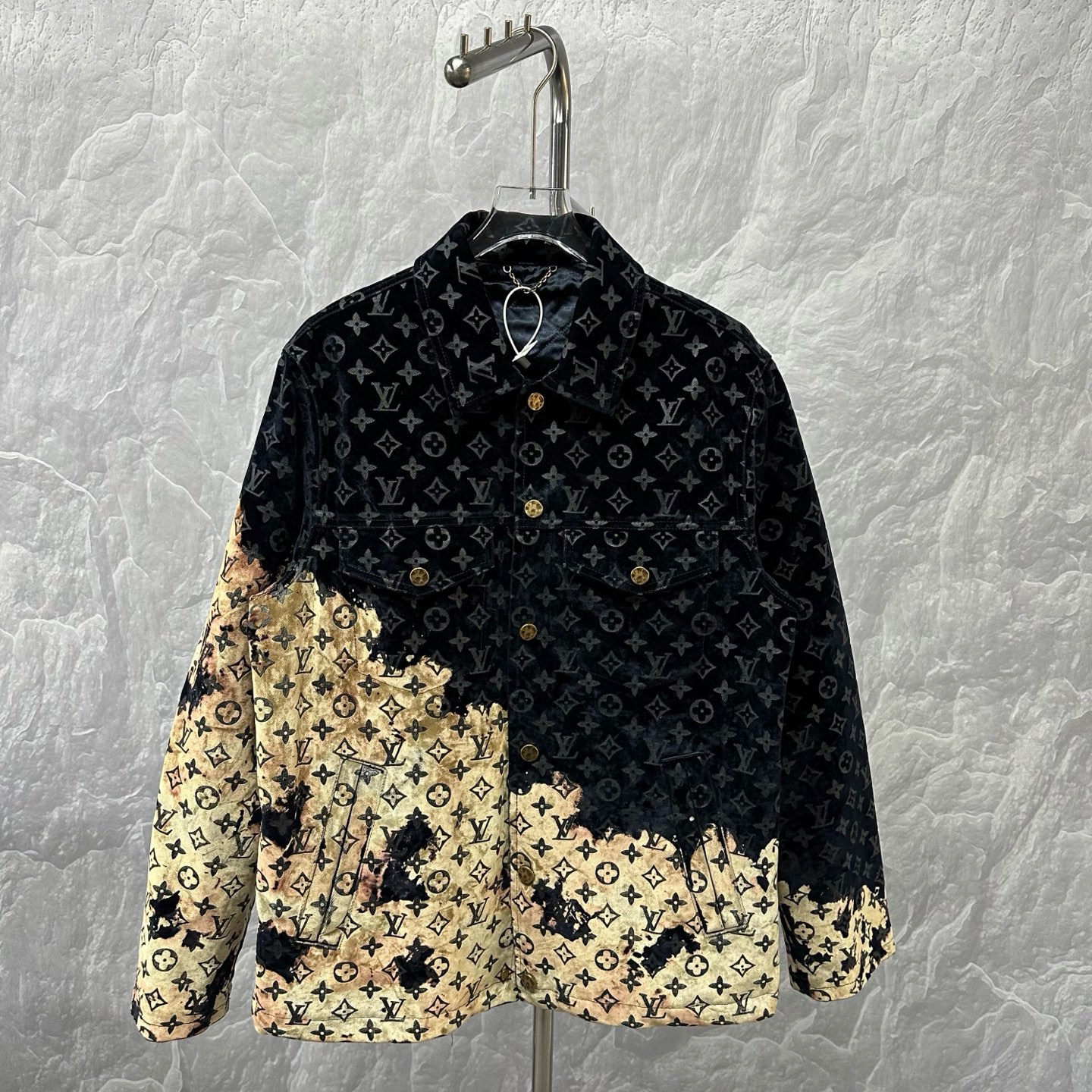 全新未使用 LouisVuitton/路易威登 火烧云外套 48码    P00484