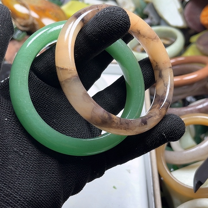 和田玉（糖玉）和田玉边角料9K金镶嵌桦****》