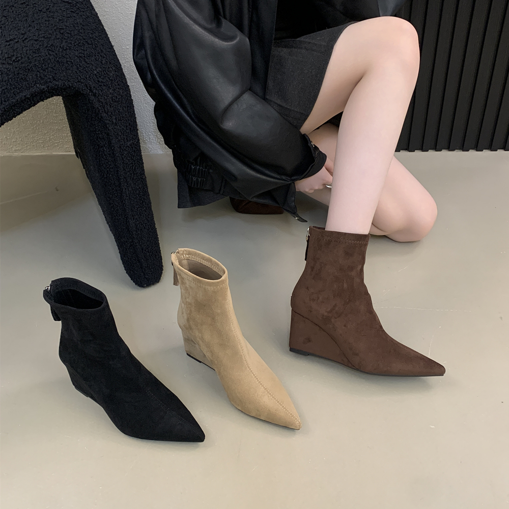 巨好看短靴！欧美范尖头绒面坡跟及踝靴女2025秋冬新款高跟时装靴