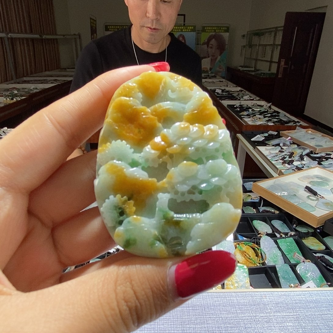 翡翠未镶嵌颈饰翡翠