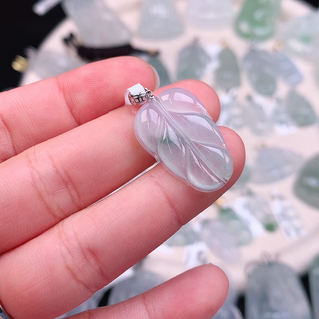 翡翠颈饰18K金镶嵌冰晴叶子