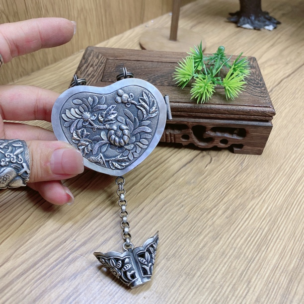 吊坠足银 英英手工錾刻银爱心吊坠