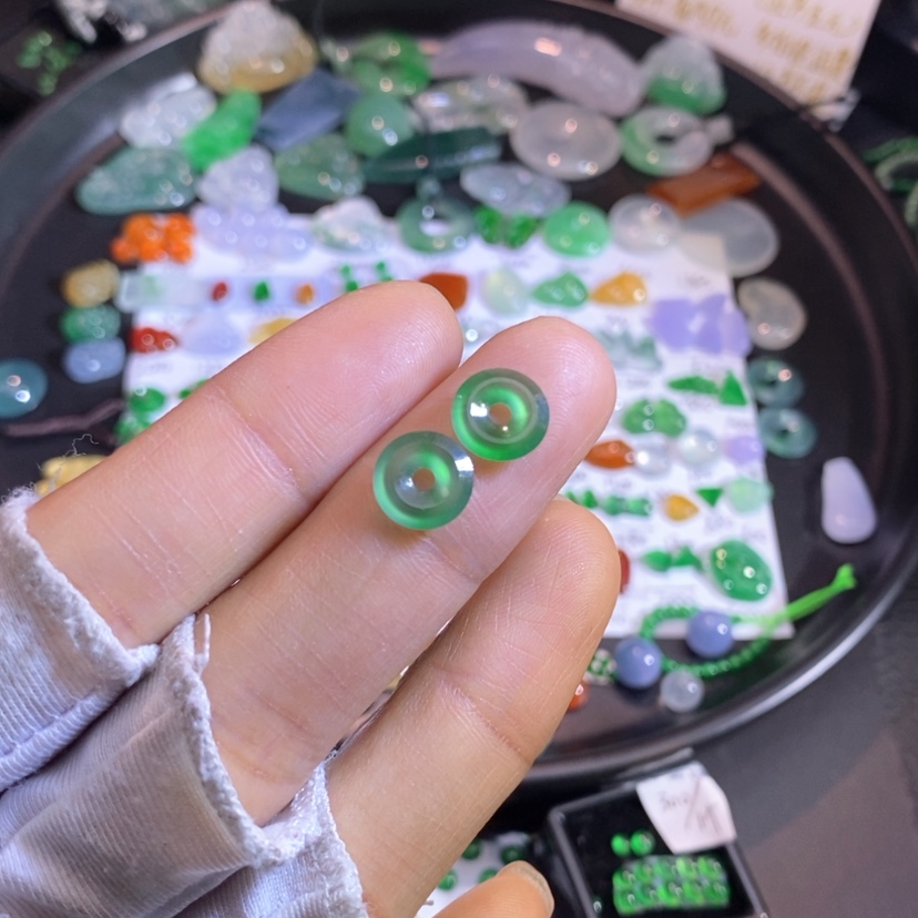 【闪购商品】翡翠挂件未镶嵌圈