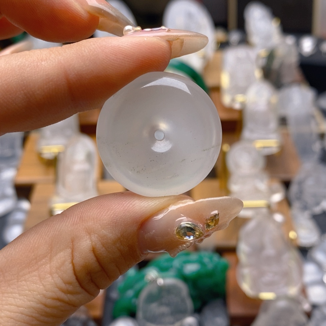 石英质玉颈饰未镶嵌