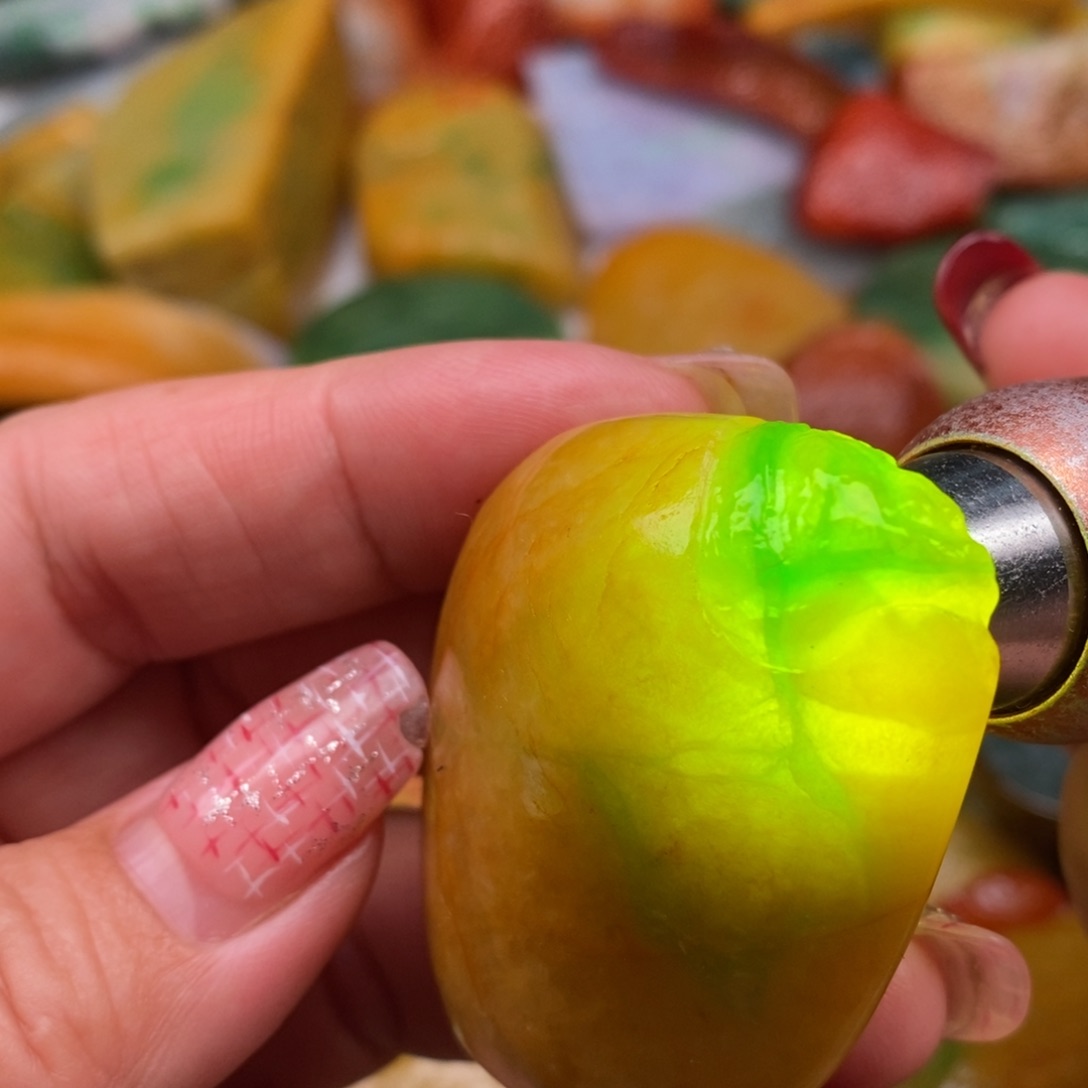 翡翠颈饰未镶嵌缅甸翡翠