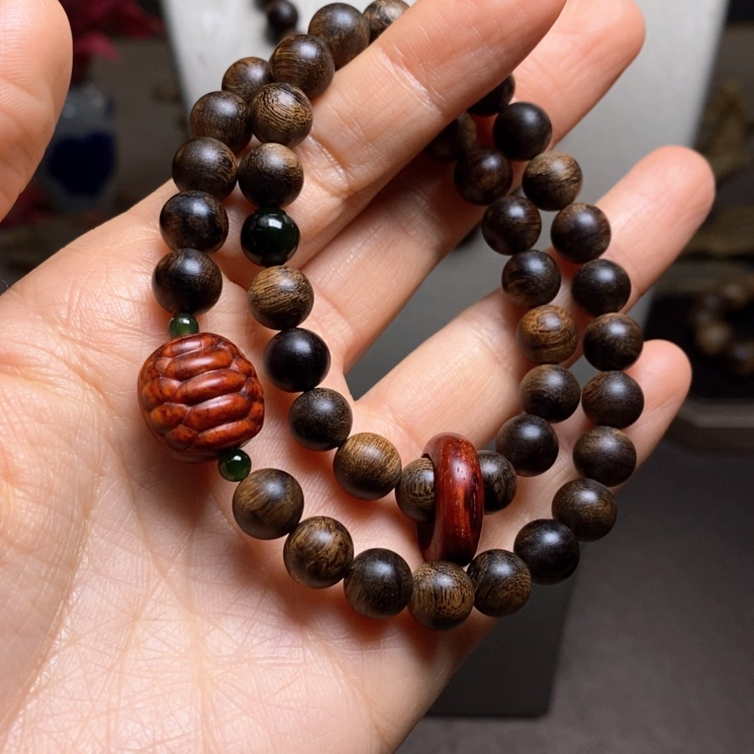 沉香手串越南芽庄绿棋瘤疤0.8设计➕紫檀木雕