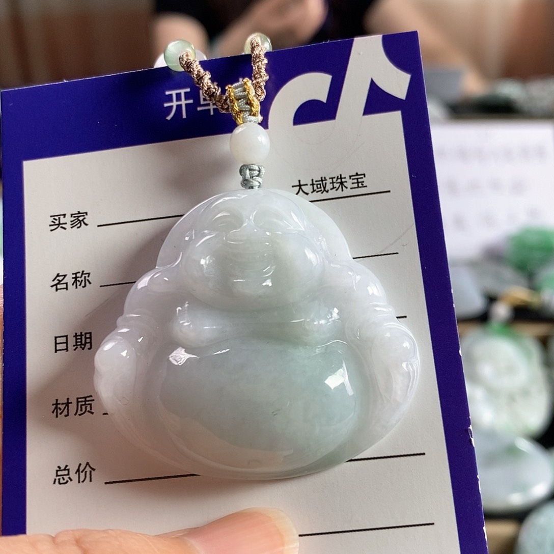翡翠未镶嵌颈饰佛公