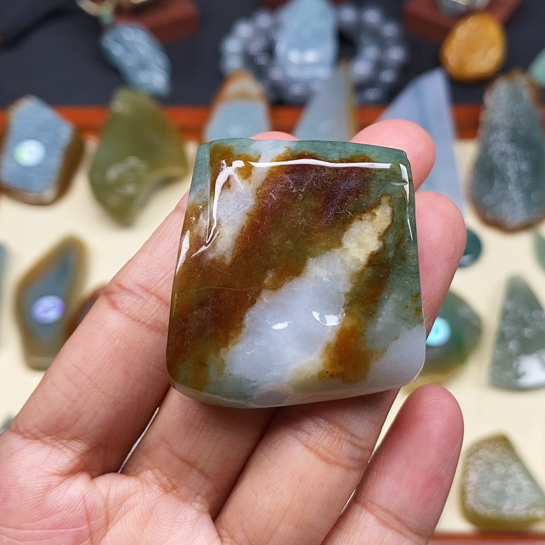 颈饰未镶嵌翡翠翡翠