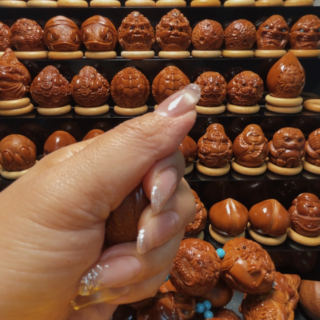 李***祸大叶紫檀（黑酸枝木类）