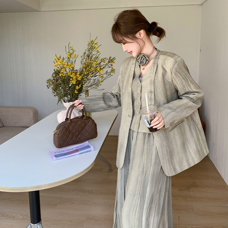 肌理感老钱风西装套装女2025年春季新款高级感时尚复古气质三件套