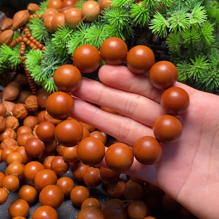 手串橄榄核1.85红料光珠