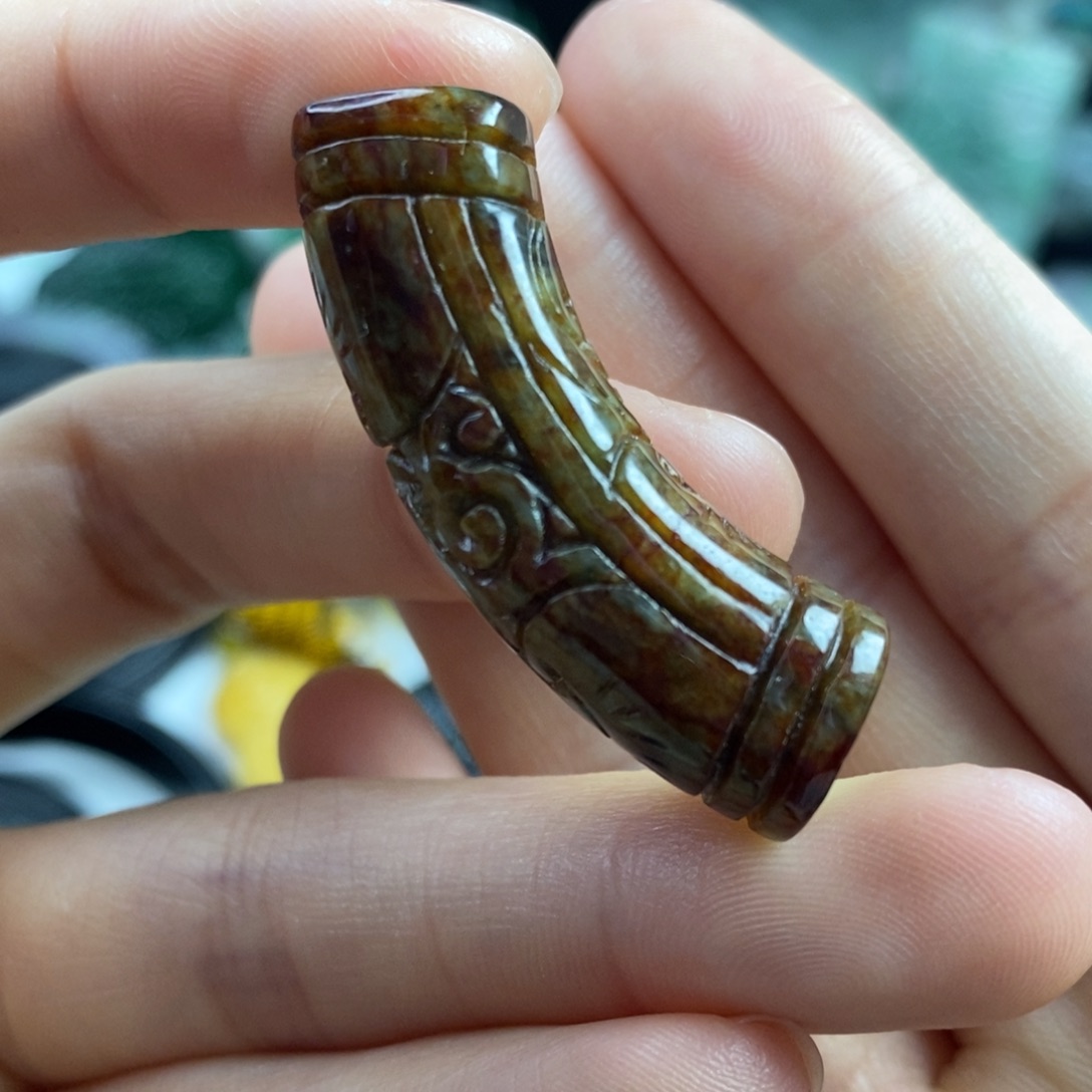 翡翠颈饰未镶嵌吊坠