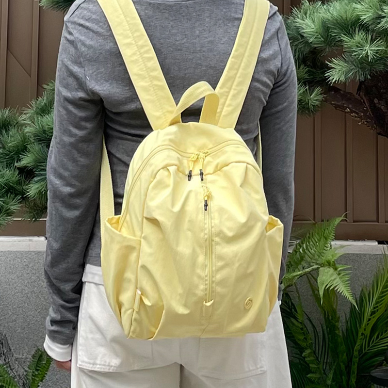 防水旅行包时尚双肩轻便款女生短途一日游背包通勤包登山包学书包