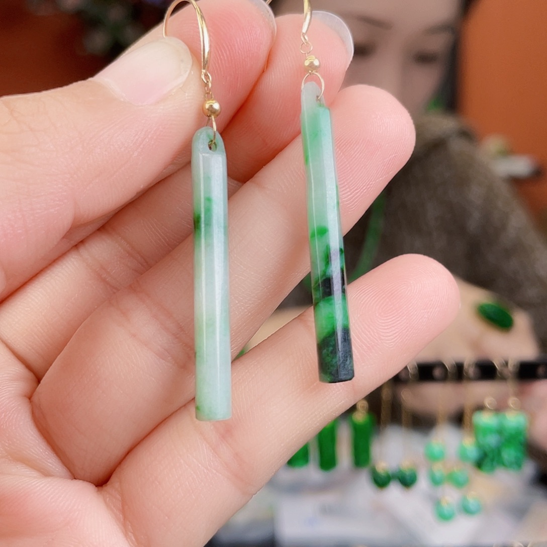 翡翠18K金镶嵌耳饰