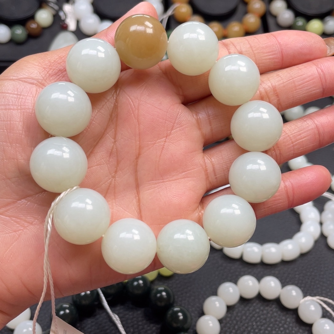 和田玉未镶嵌手链