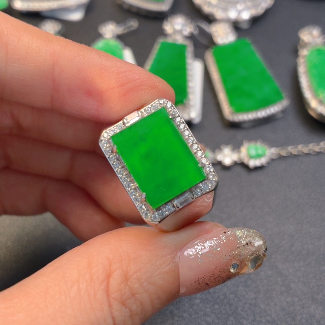 翡翠银S925镶嵌颈饰戒指