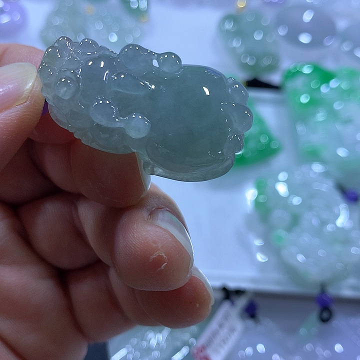 翡翠未镶嵌颈饰天然翡翠A货吊坠