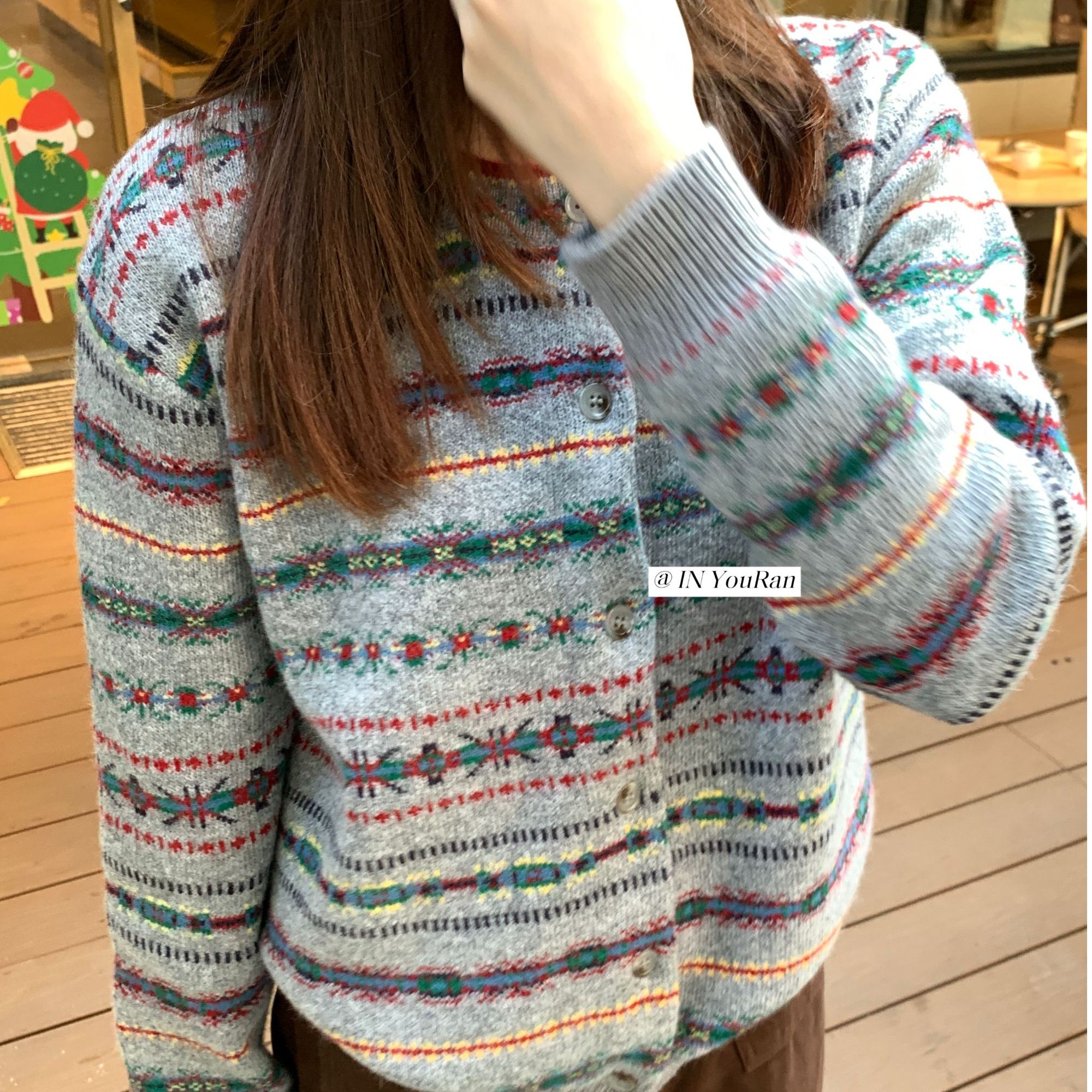 周悠然复古民族风氛围感开衫毛衣 浣熊毛～