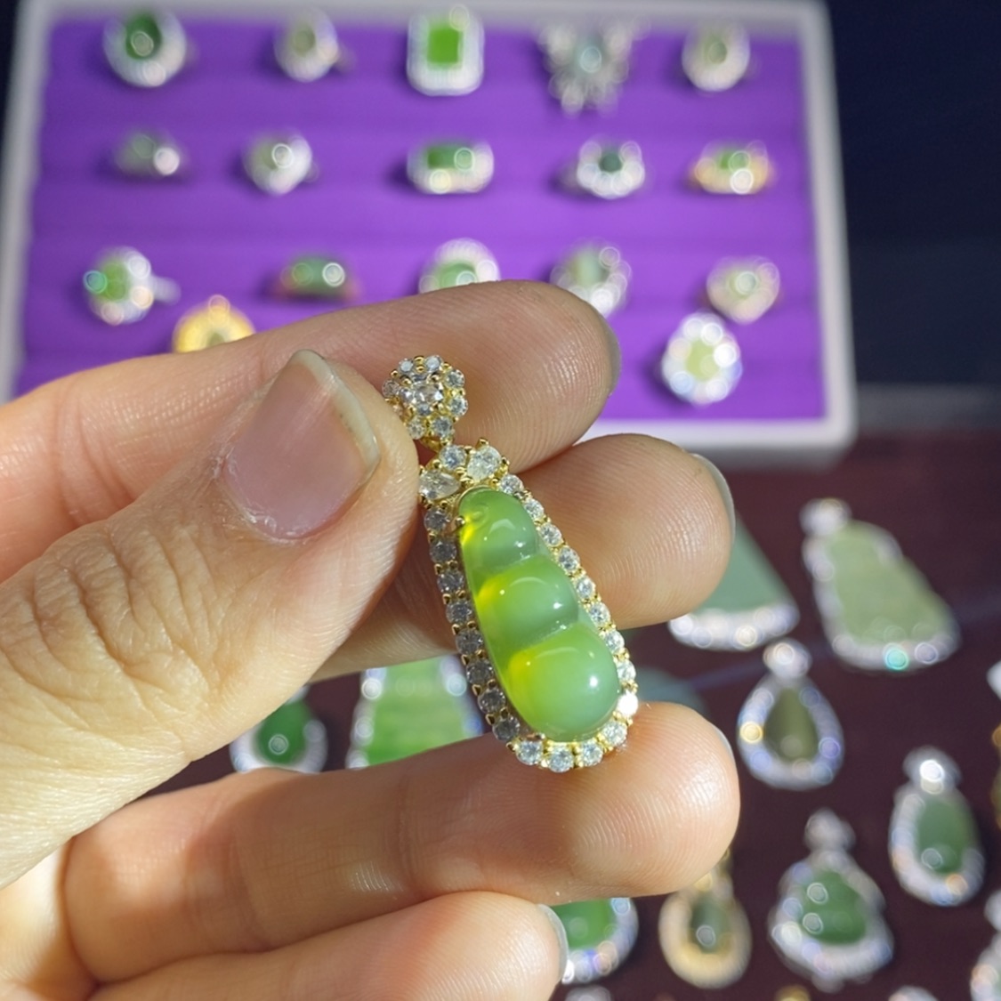 【闪购商品】和田玉颈饰银S925镶嵌碧玉猫眼豆子