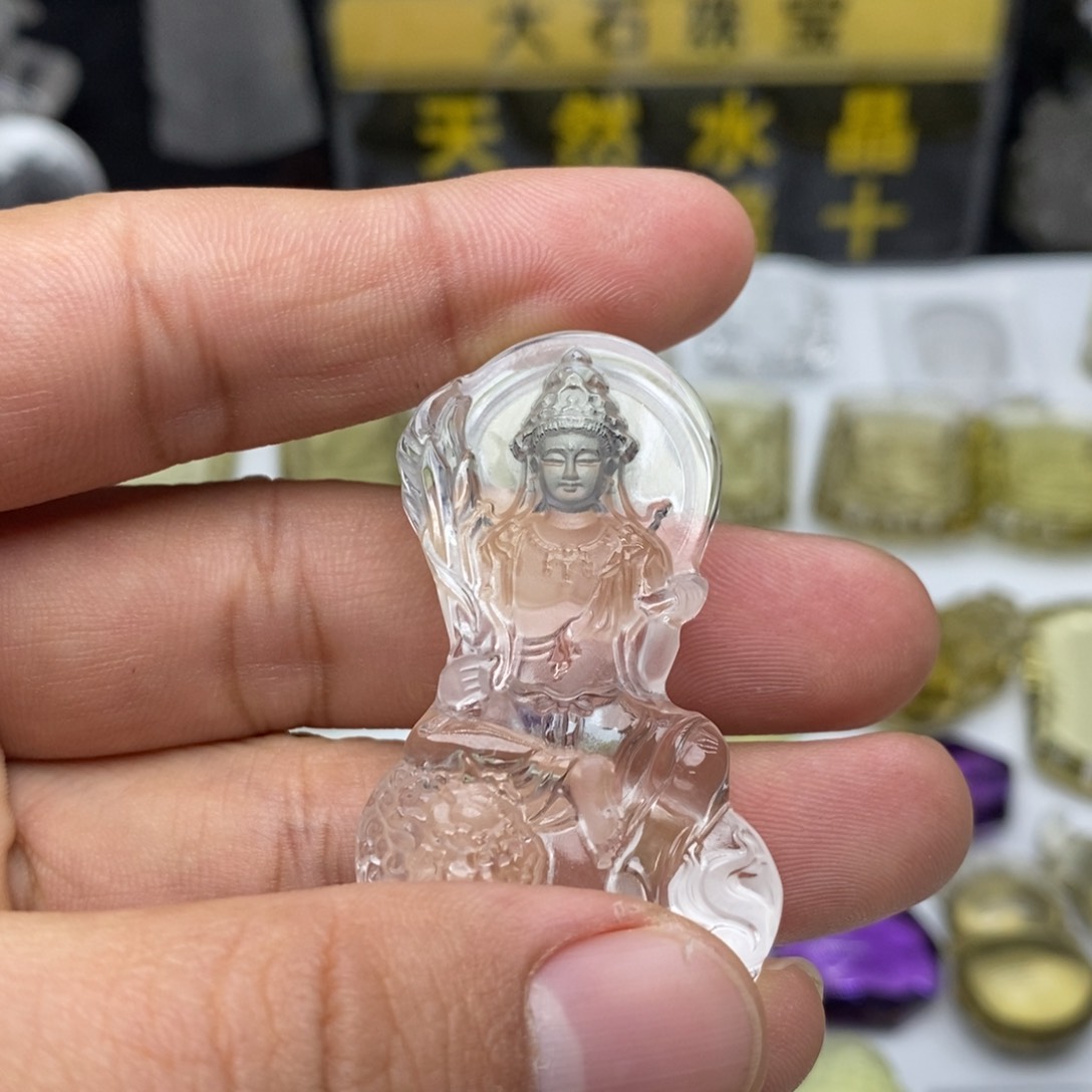 水晶颈饰未镶嵌神***云