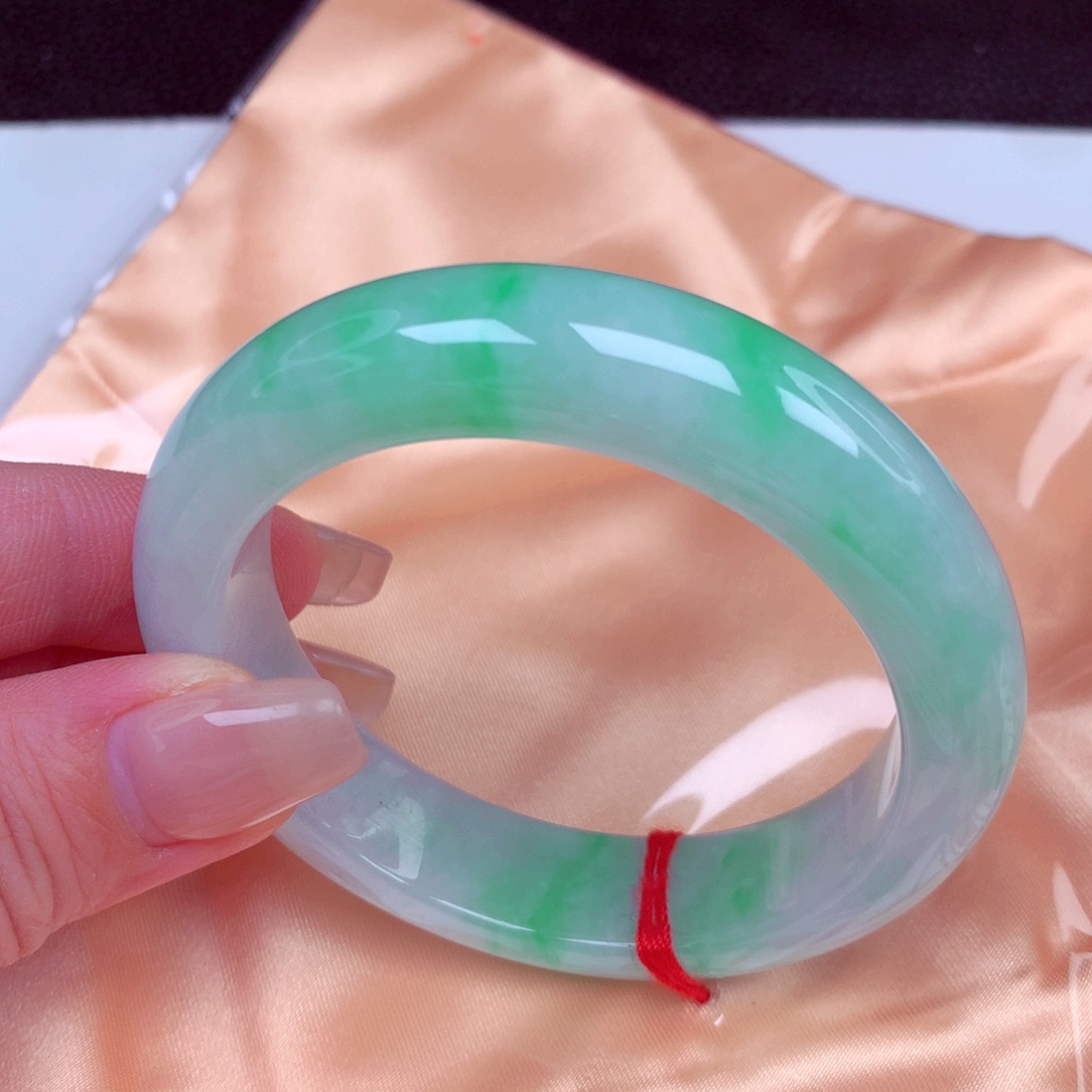 翡翠未镶嵌手镯手镯