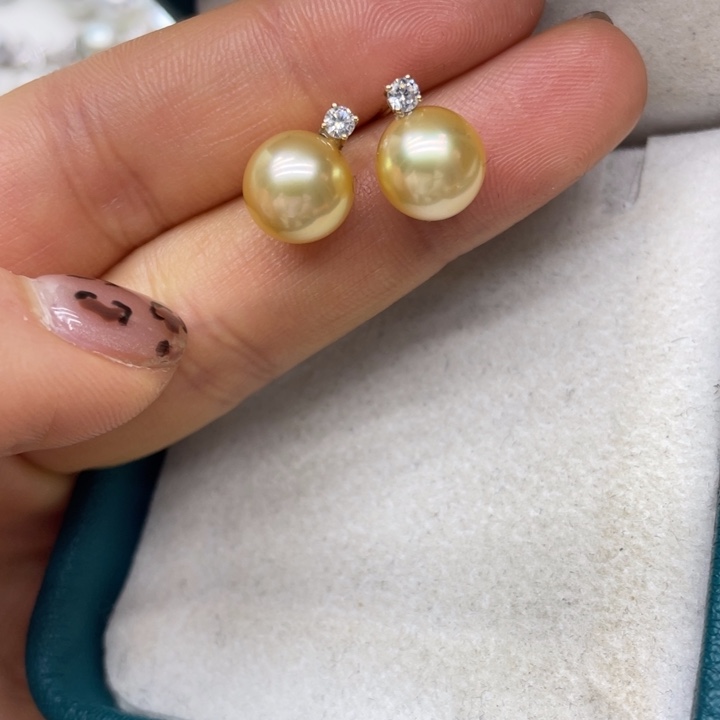 海水珍珠耳饰18K金镶嵌